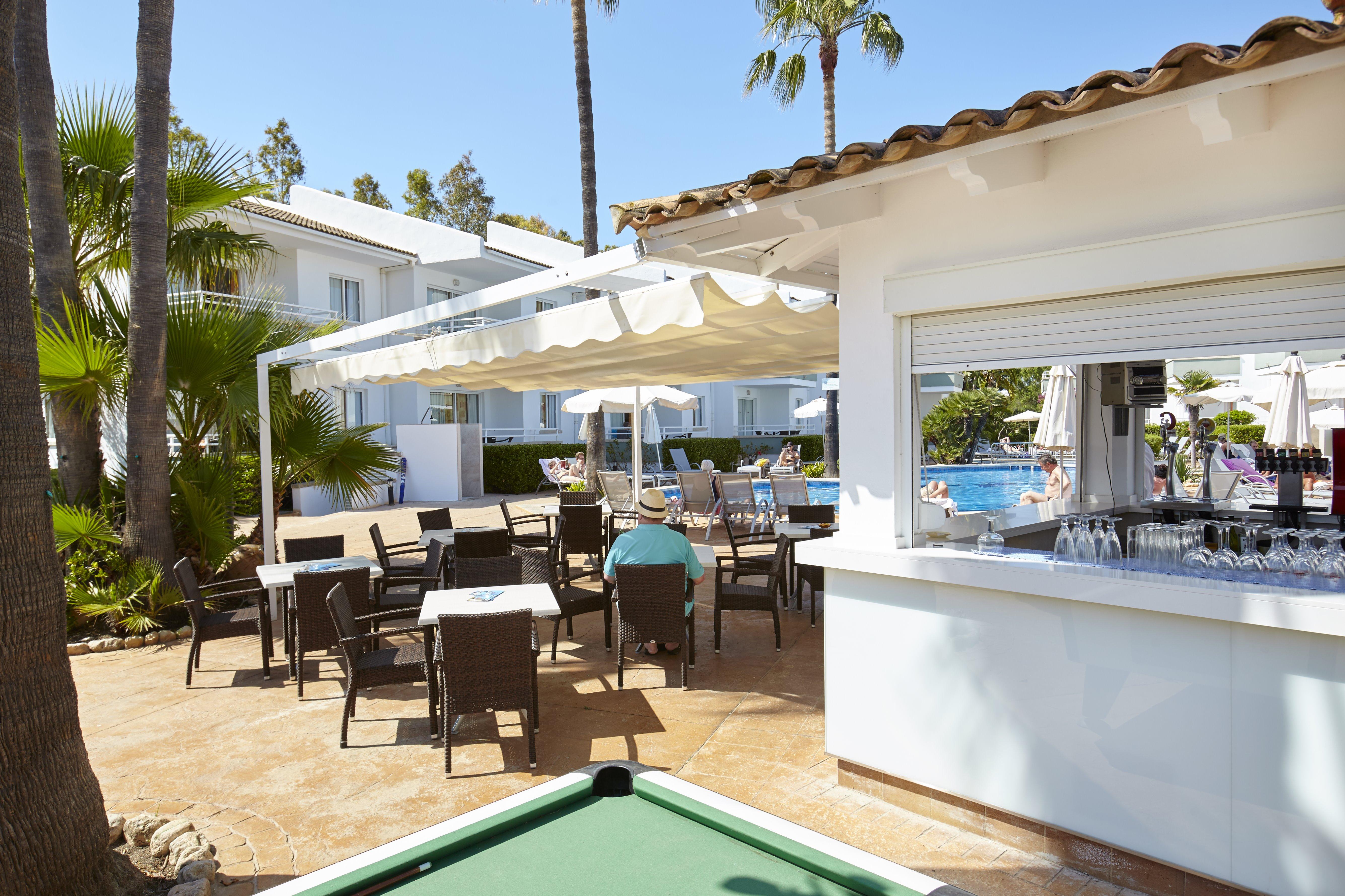 Universal Aparthotel Elisa Playa de Muro  Exterior photo
