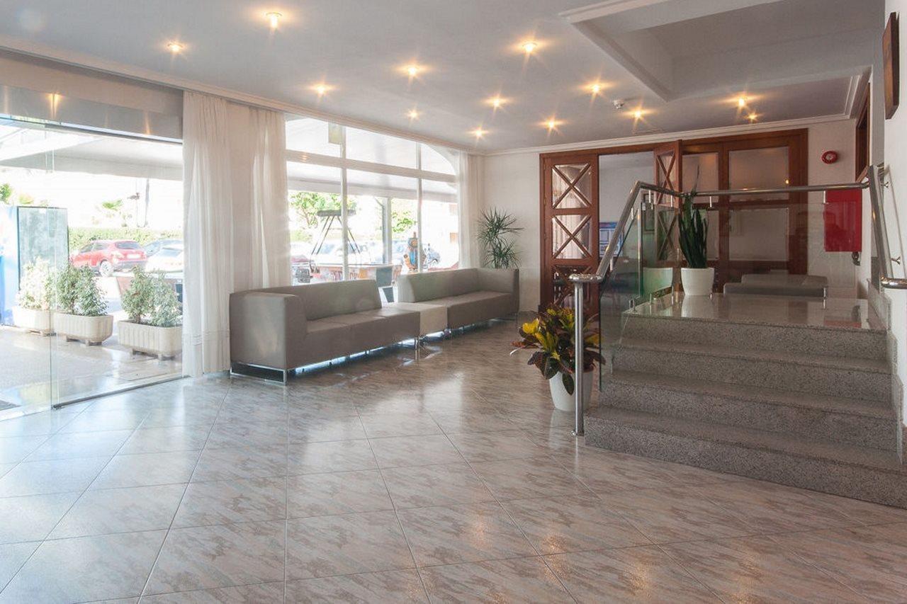 Universal Aparthotel Elisa Playa de Muro  Exterior photo